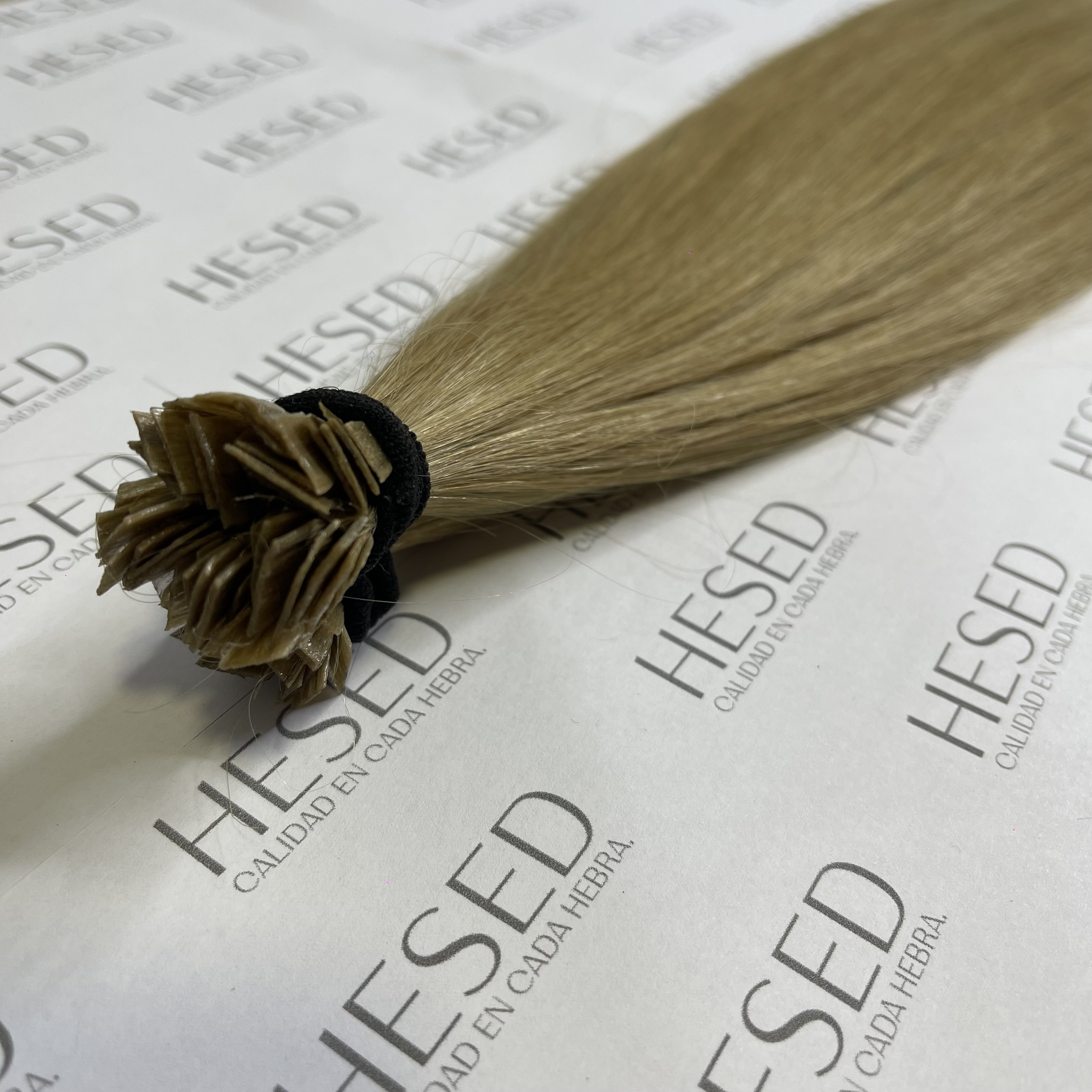 Extensiones de pelo en tonos oscuros y naturales